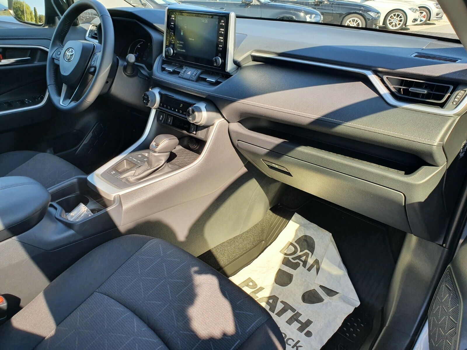 Toyota RAV 4 2.5 Hybrid - Samsaru's Car Outlet