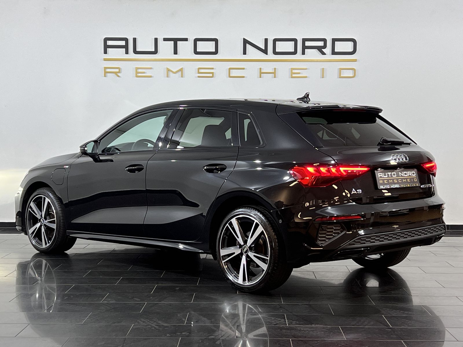 Audi A3 40 TFSIe S-line - Samsaru's Car Outlet