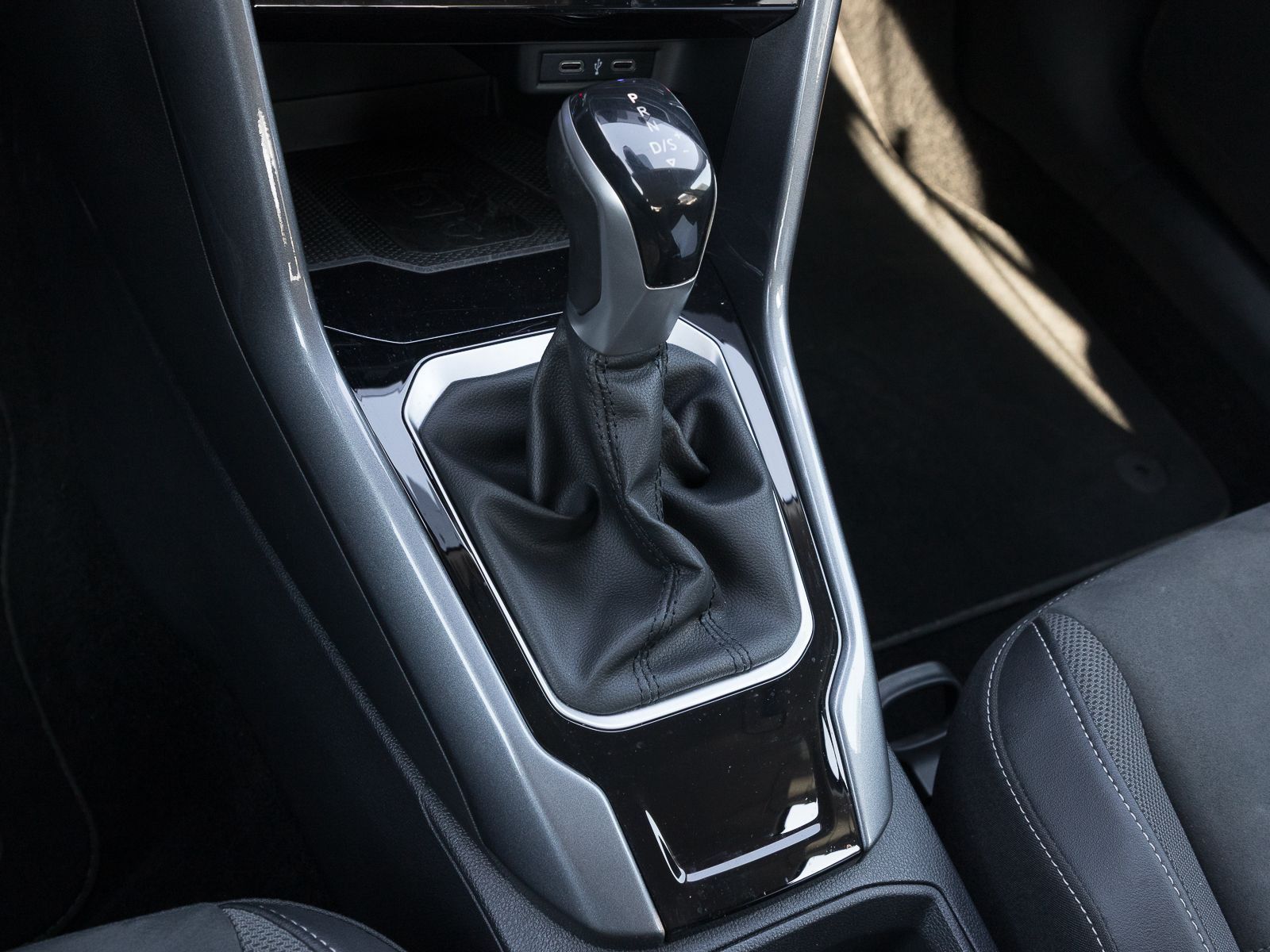 Volkswagen T-Roc 1.5 TSI DSG STYLE - Samsaru's Car Outlet