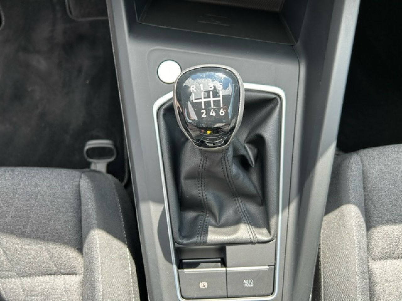 Volkswagen Golf VIII Move 1.5 TSI - Samsaru's Car Outlet