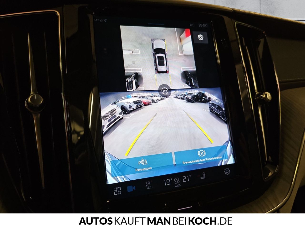 Volvo XC60 T6 AWD Plug-in Hybrid Ultra Dark - Samsaru's Car Outlet