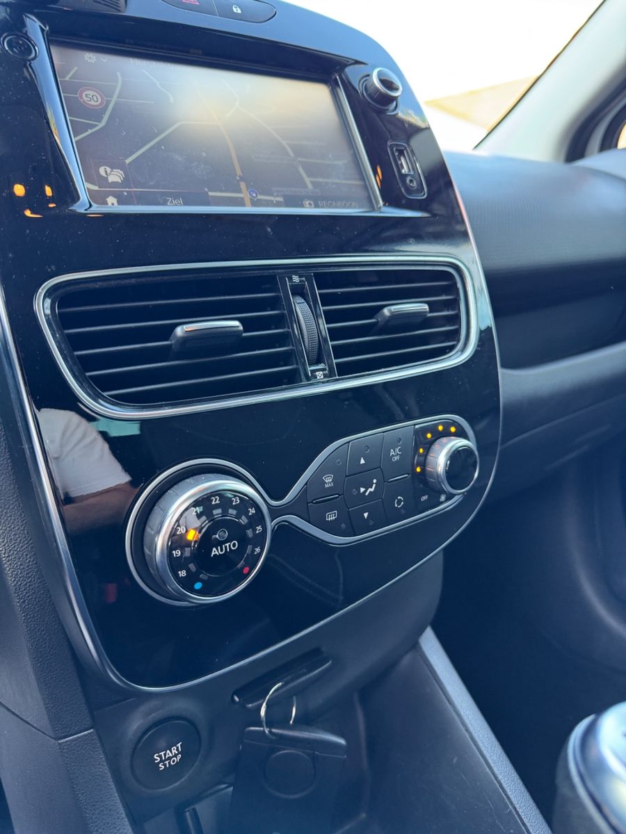 Audi A1 Sportback 30 TFSI advanced - Samsaru's Car Outlet
