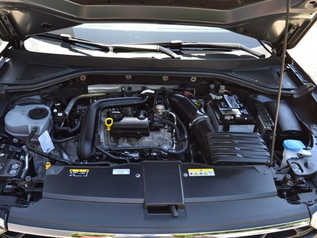 Volkswagen T-Roc 1.0 TSI Life - Samsaru's Car Outlet