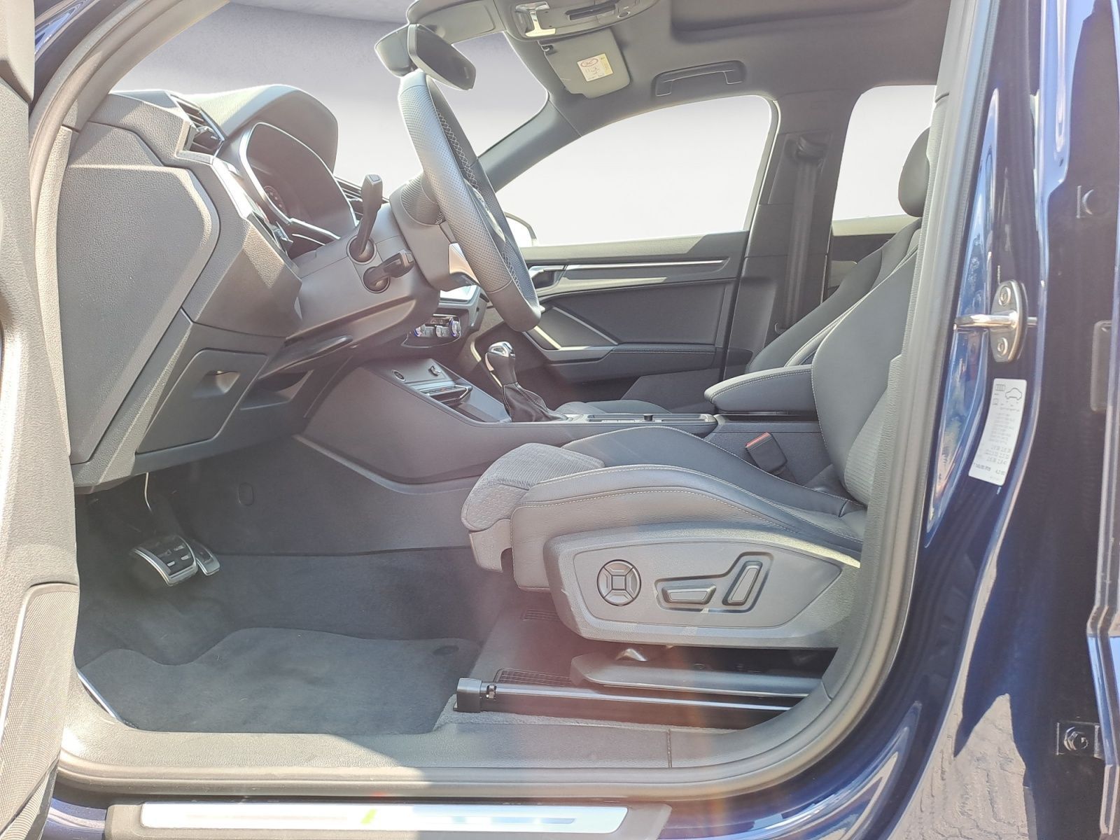 Audi Q3 40 TFSI Sportback quattro S line - Samsaru's Car Outlet