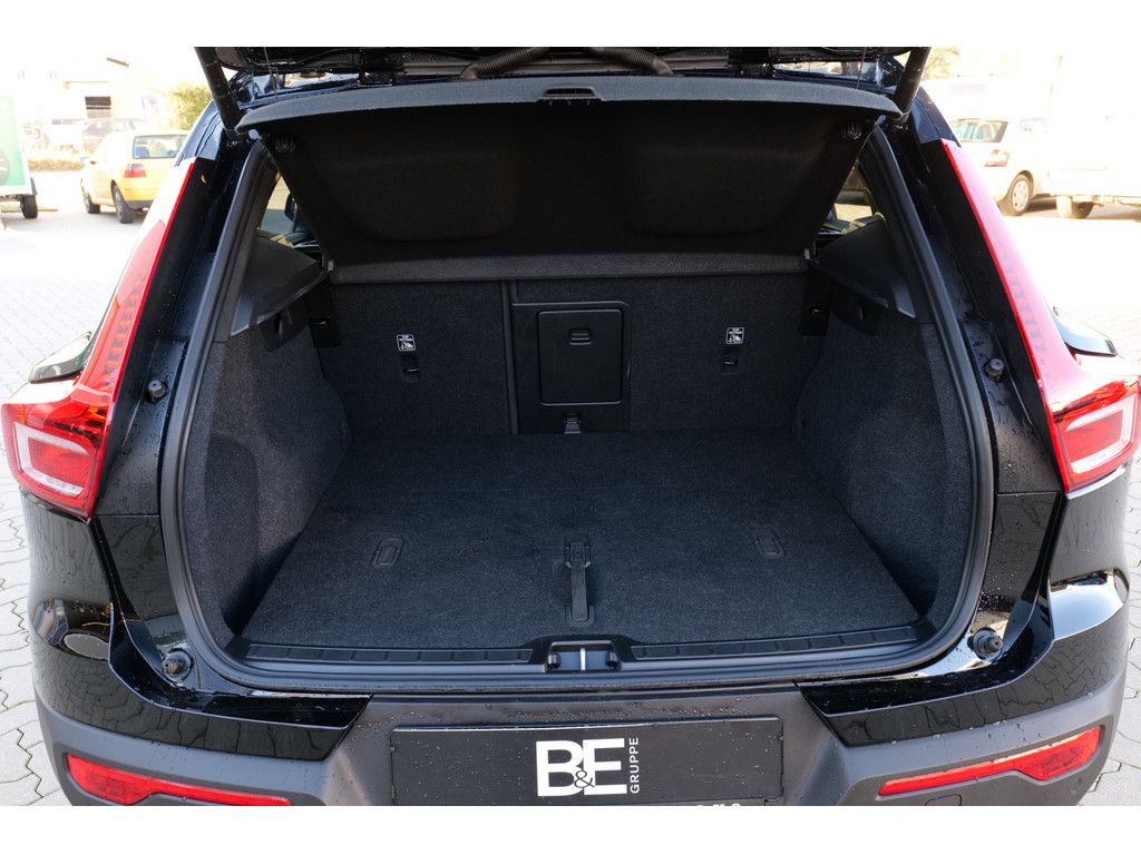 Volvo XC40 Plus Recharge Pure Electric 2WD