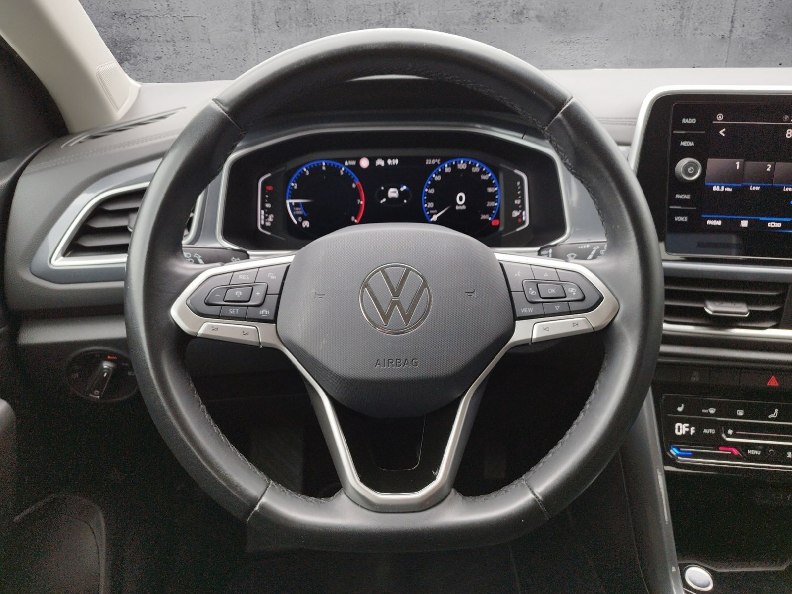 Volkswagen T-Roc Style 1.0TSI - Samsaru's Car Outlet