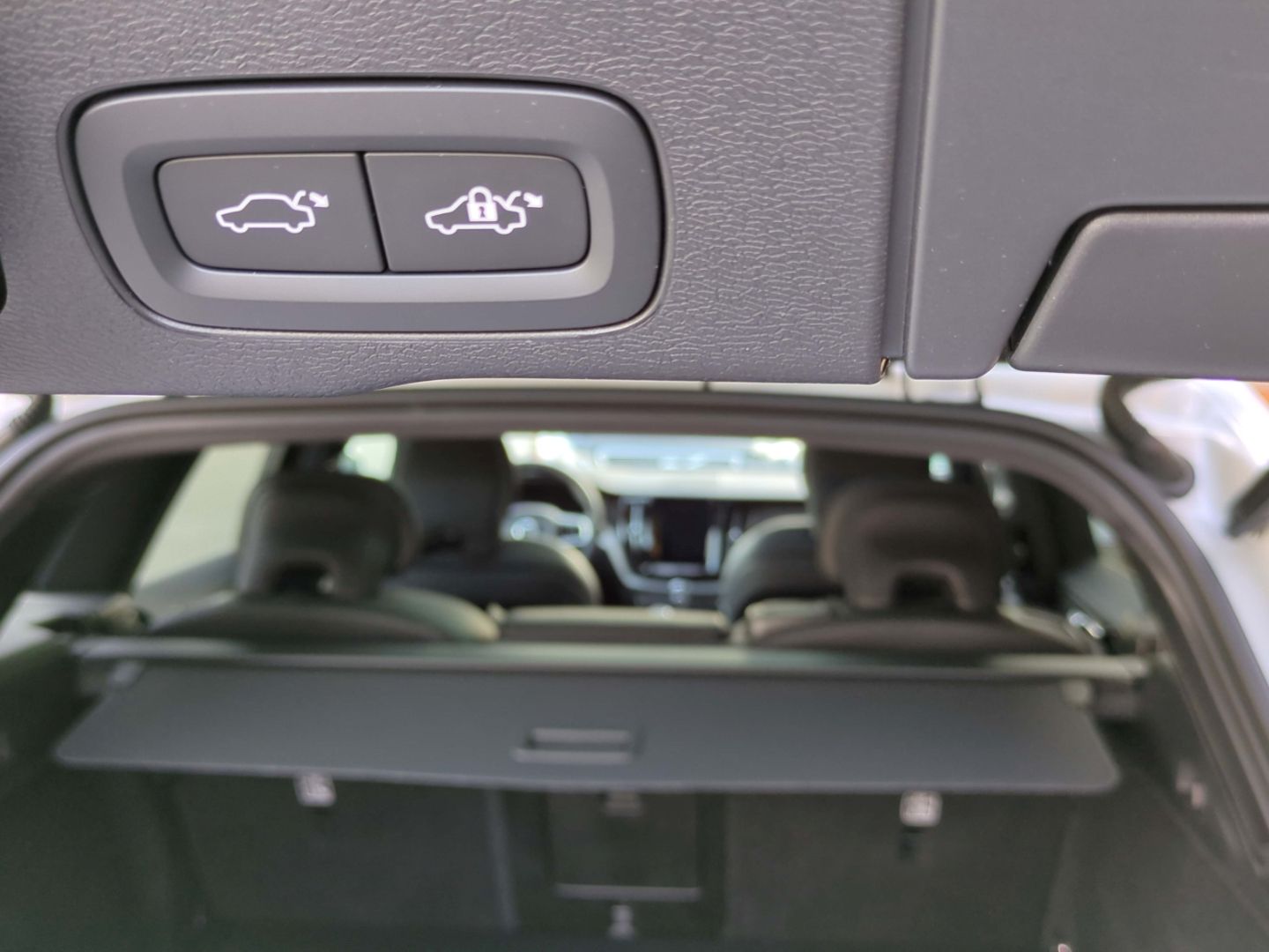 Volvo XC60 Ultimate Dark AWD HUD AHK Leder Digitales C