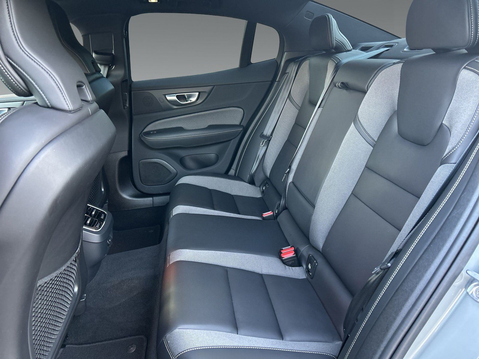 Volvo S60 B5 Ultimate Dark AWD Geartronic+HeadUp+Winte