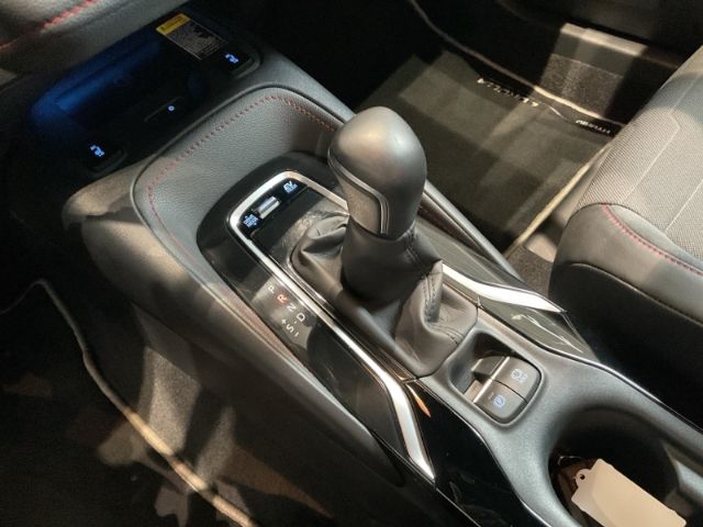 Toyota Corolla Touring Sports 2.0 Hybrid Lounge - Samsaru's Car Outlet