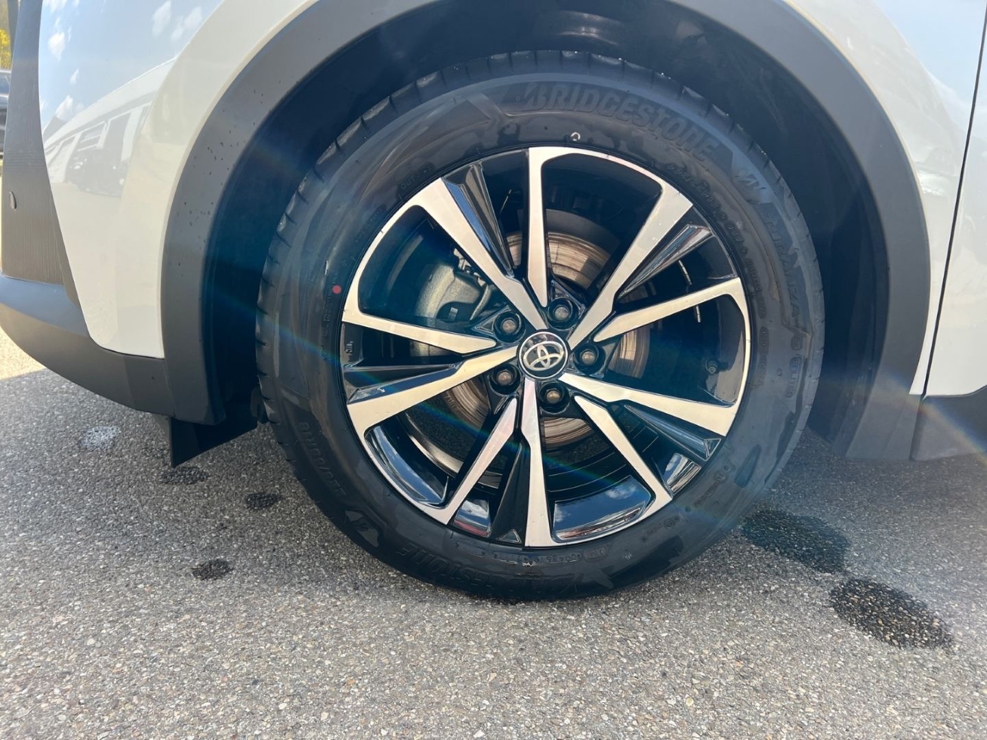 Toyota C-HR 1.8l Hybrid - Samsaru's Car Outlet