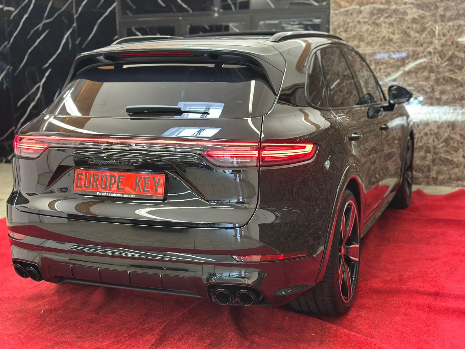 Porsche CAYENNE GTS 4.0 V8 BLACK PAKET PANO 360KAMERA