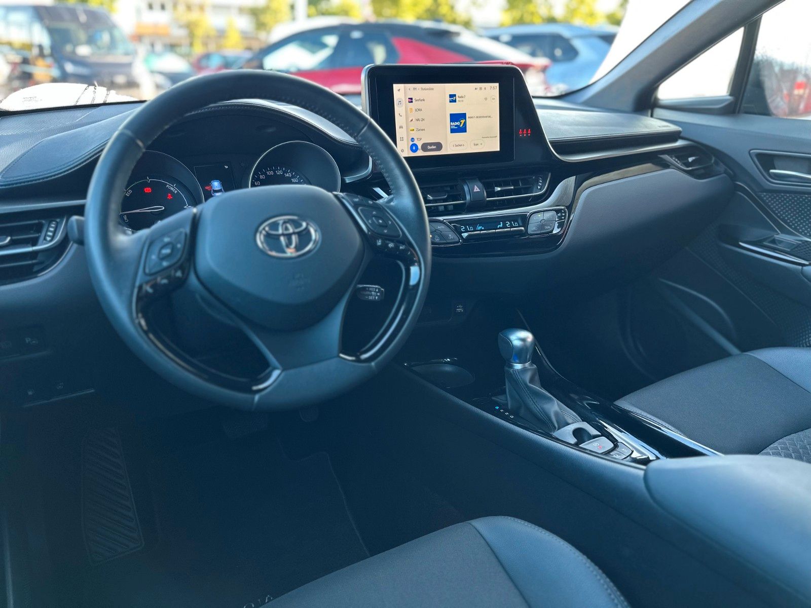 Toyota C-HR 2.0 Hybrid - Samsaru's Car Outlet