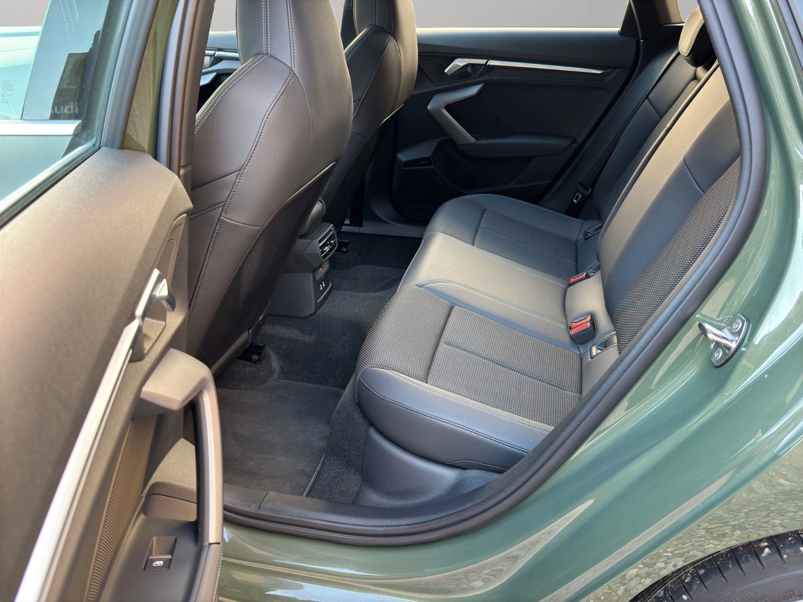 Audi A3 Sportback 35 TDI S-Line - Samsaru's Car Outlet