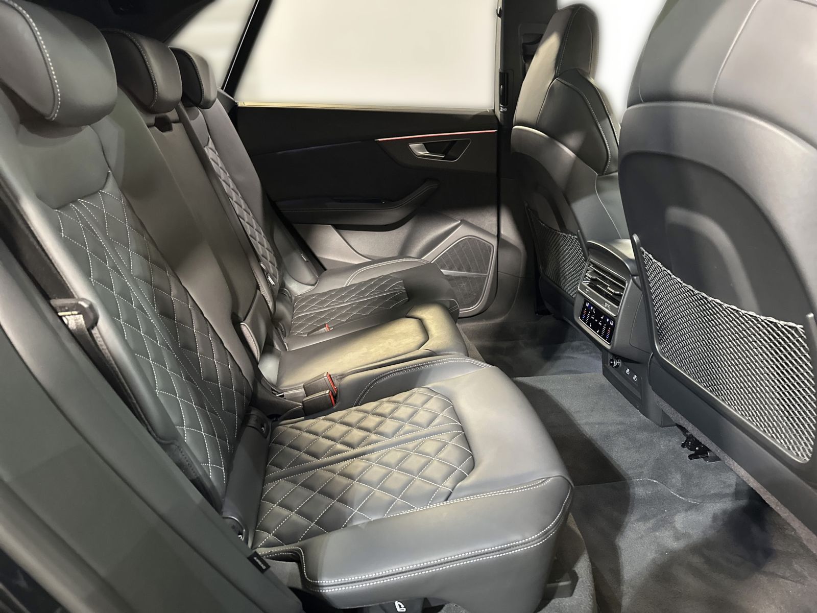 Audi Q8 50 TDI QUATT S LINE HD-MATRIX+AHK+RAUTE+PANO+