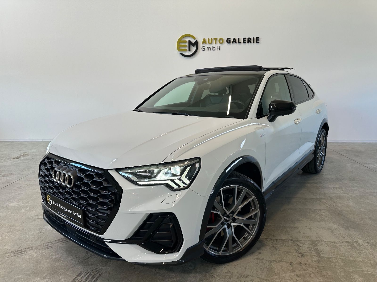 Audi Q3 Sportback 45 TFSI qu S line - Samsaru's Car Outlet