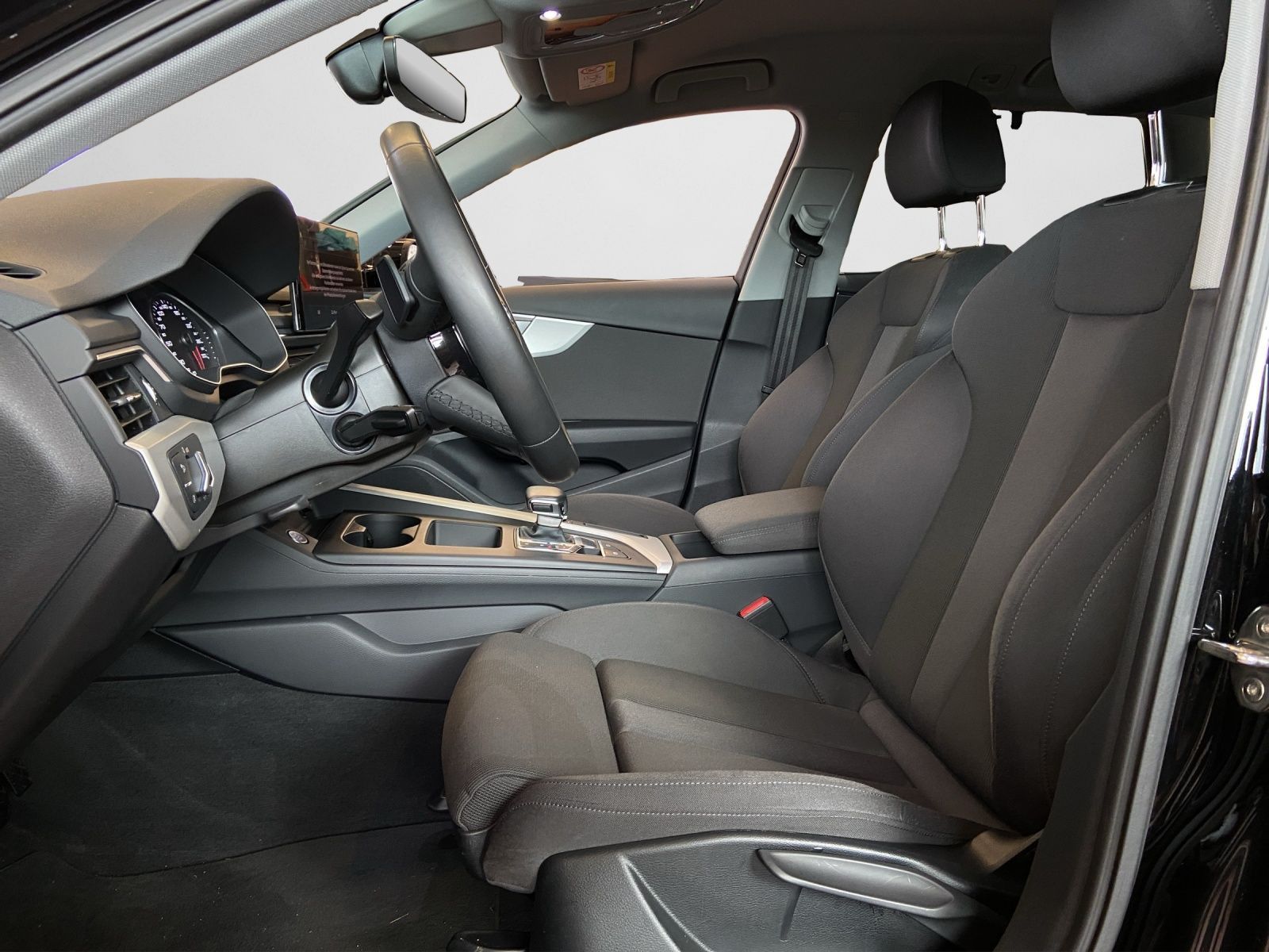Audi A4 Avant 40 TFSI S tronic - Samsaru's Car Outlet