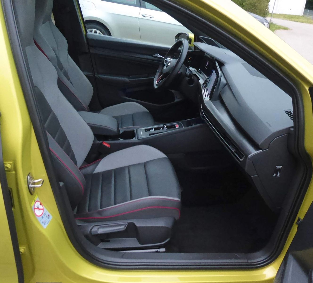 Volkswagen Golf VIII GTI Clubsport - Samsaru's Car Outlet