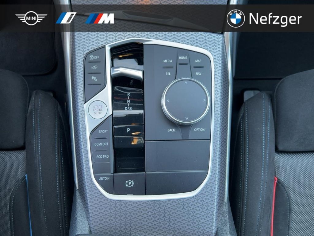 BMW 330 d xDrive Touring M Sport Park-Assistent HiFi