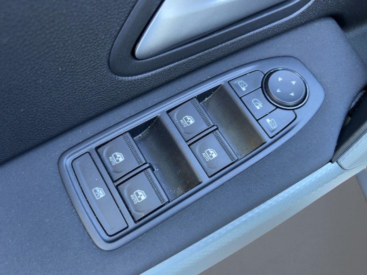 Dacia Duster TCe 130 - Samsaru's Car Outlet