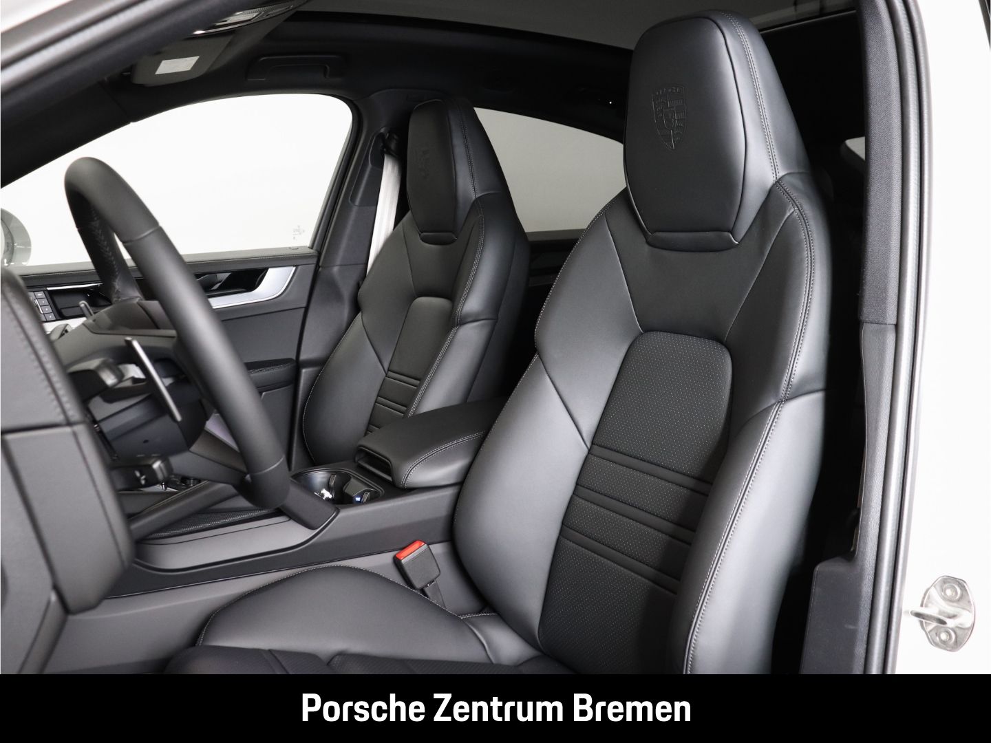 Porsche Cayenne E-Hybrid Coupe Sport Design HD-Matrix-LE