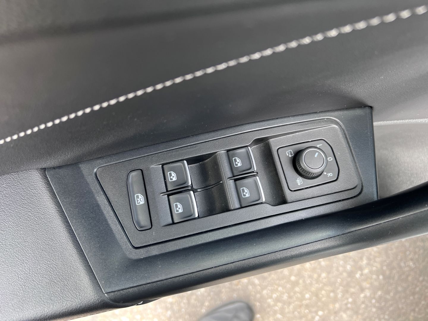 Volkswagen T-Roc 1.0TSI Style - Samsaru's Car Outlet