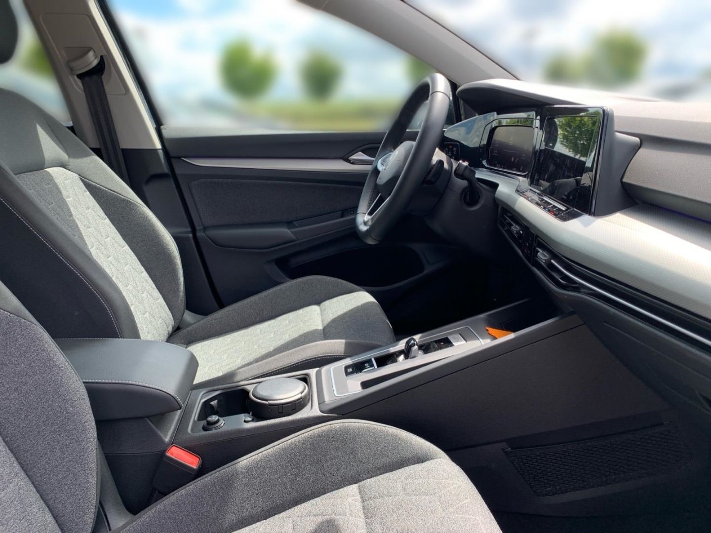 Volkswagen Golf 8 VIII Move 2.0 TDI - Samsaru's Car Outlet