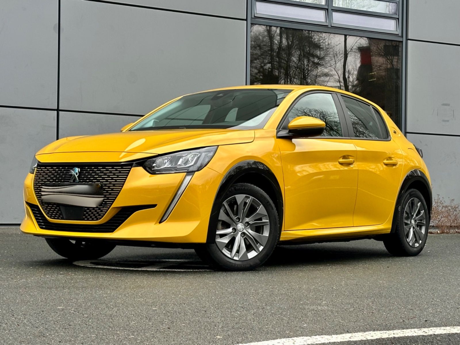 Peugeot e-208 Active Pack - Samsaru's Car Outlet