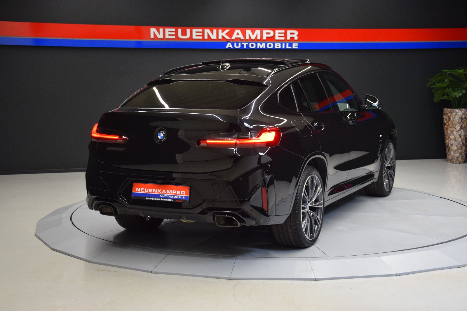 BMW X4 xDrive 30 d M Sport ACC Pano Leder AHK STHZ