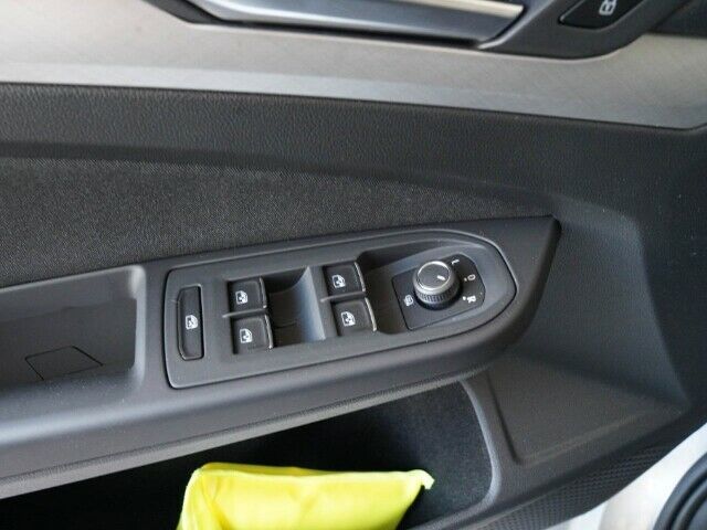 Volkswagen Golf VIII Life - Samsaru's Car Outlet