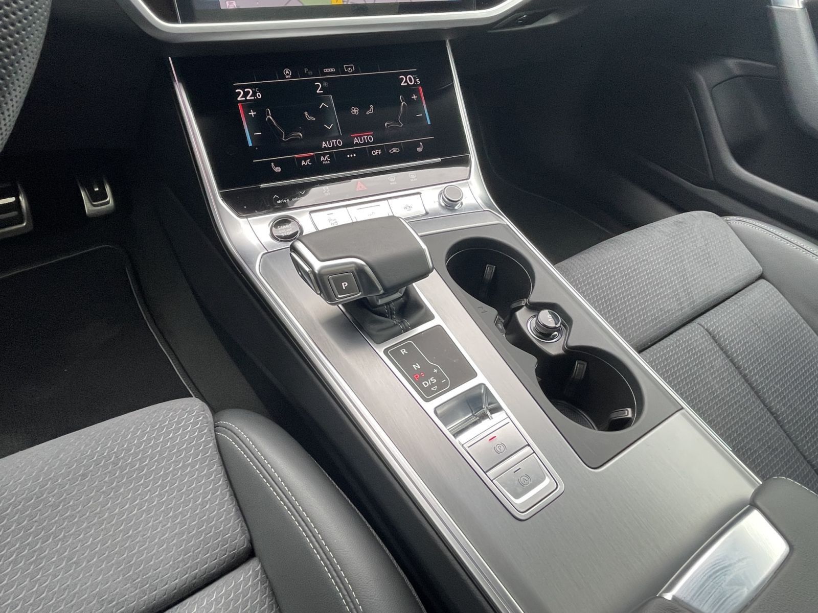 Audi A6 Avant 40 TDI S line Matrix Pano AHK Navi 360°