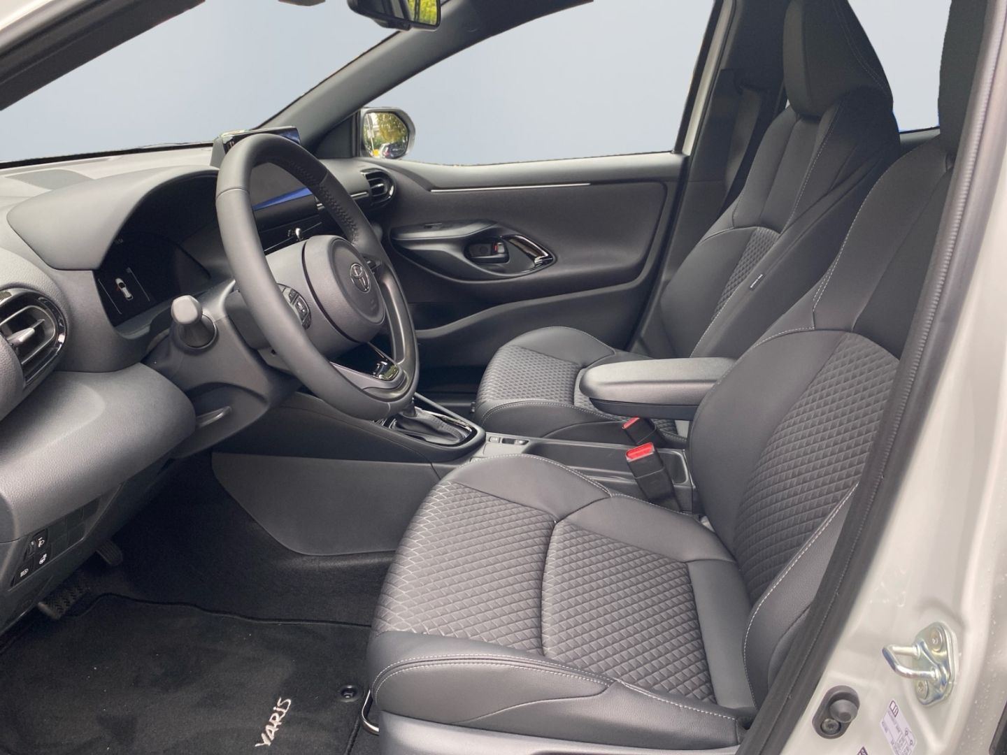 Toyota Yaris Hybrid Style Safety-Paket-Allwetterreifen