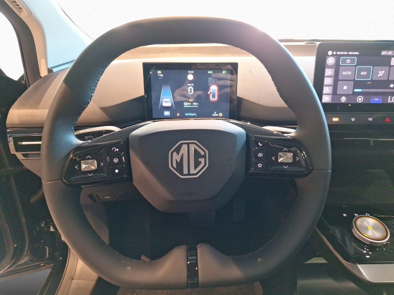 MG 4 Electric 64 kWh Luxury ACC PDC RFK DAB Nav Shz