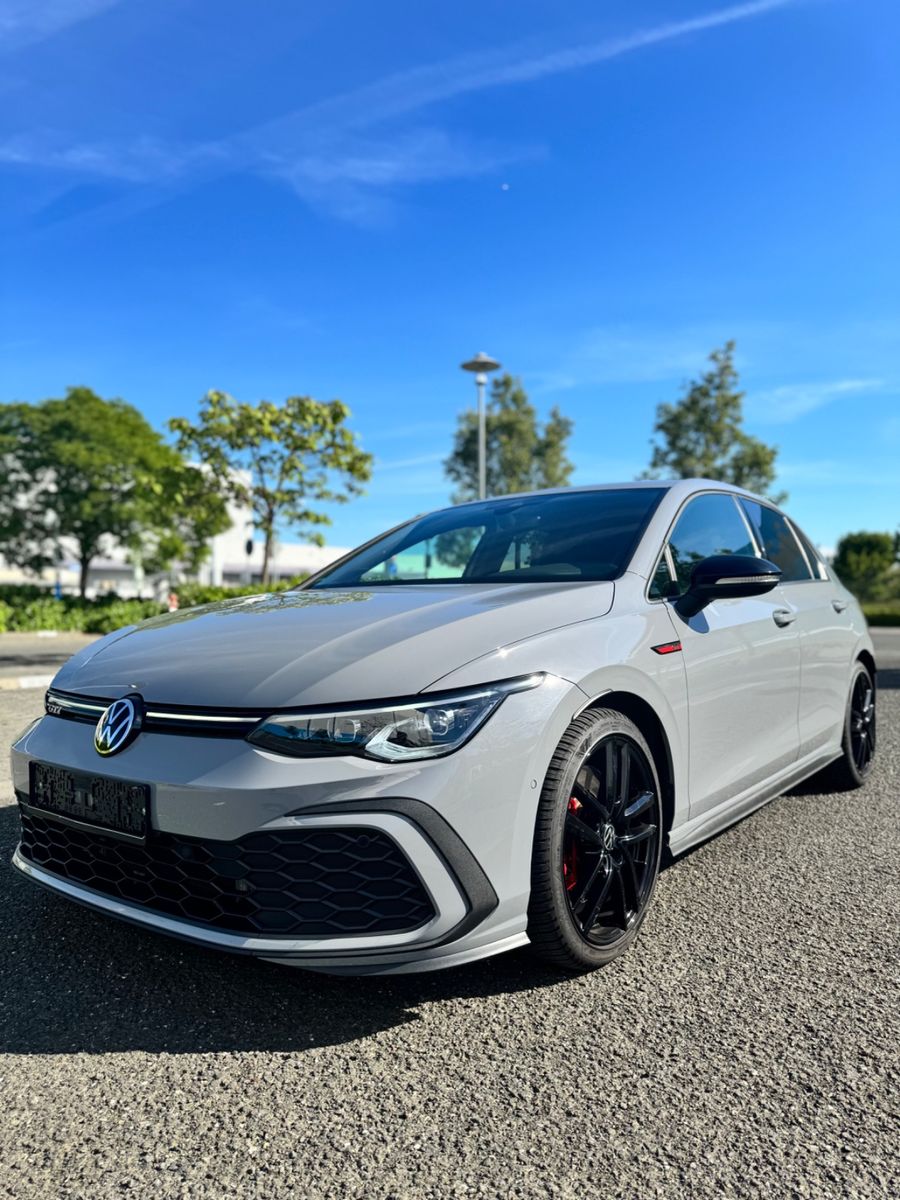 Volkswagen Golf GTI Black Style - Samsaru's Car Outlet