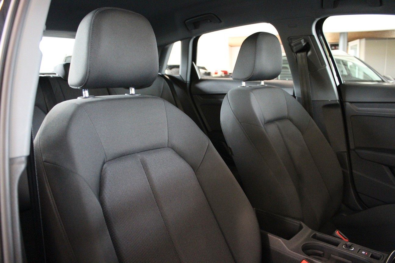 Audi A3 Sportback 35 TDi S-tronic Park Assist App DAB