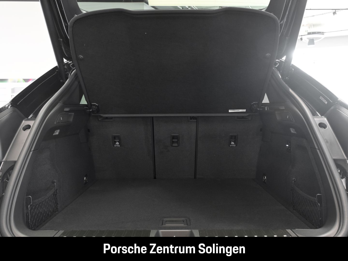 Porsche Macan 4S - Samsaru's Car Outlet