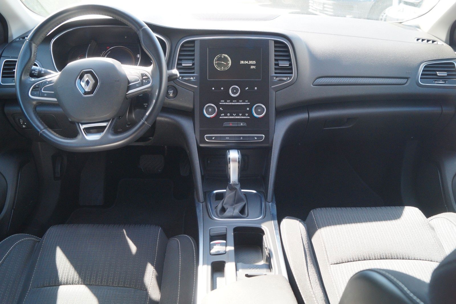 Renault Megane IV Grandtour Business Edition - Samsaru's Car Outlet