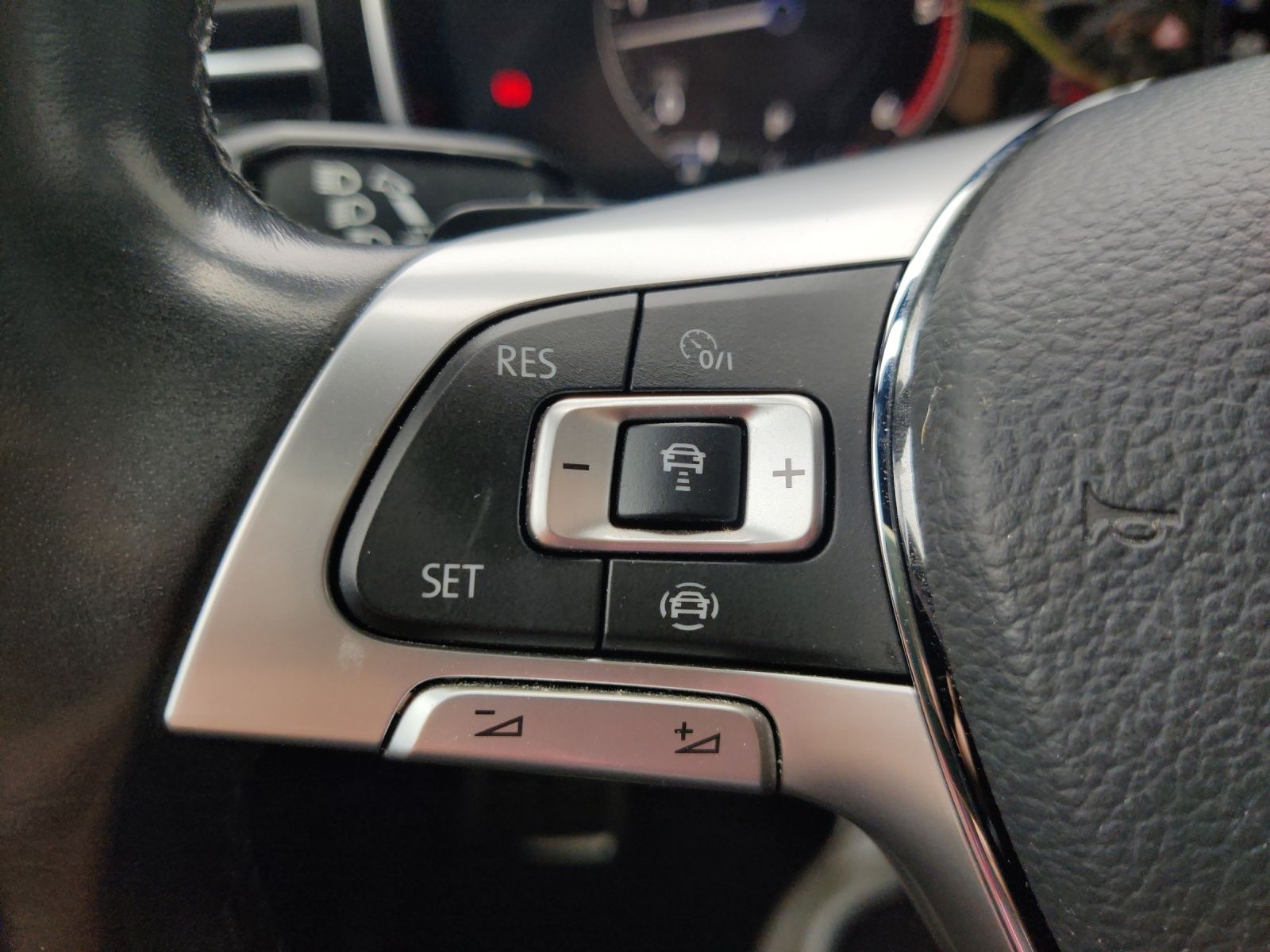 Volkswagen Touareg 4.0 V8 TDI Elegance 4M - Samsaru's Car Outlet