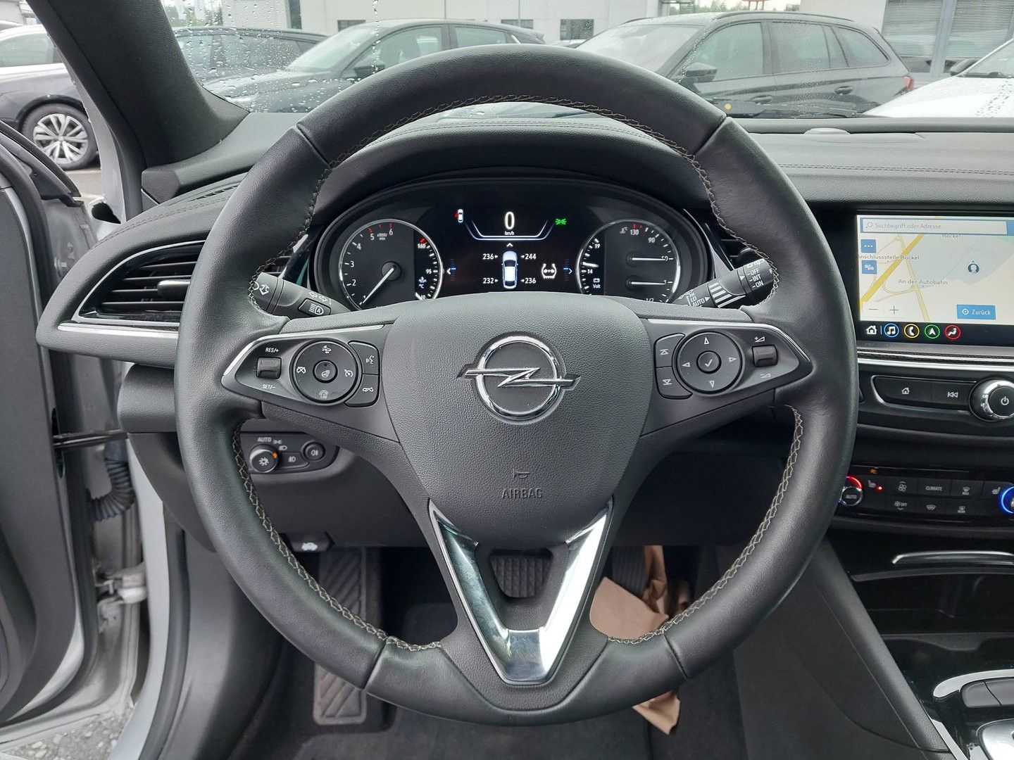 Opel Insignia B Sports Tourer Business - Samsaru's Car Outlet