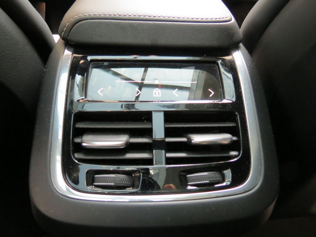 Volvo XC60 B4 2.0 Diesel AWD*Automatik*AHK*PANO*