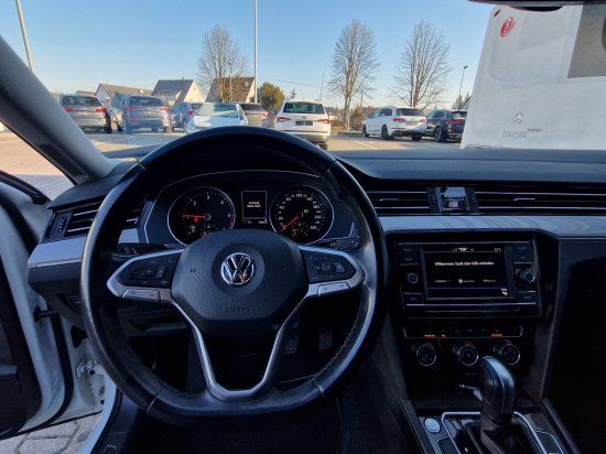 Volkswagen Passat Variant 1.6 TDI Business - Samsaru's Car Outlet
