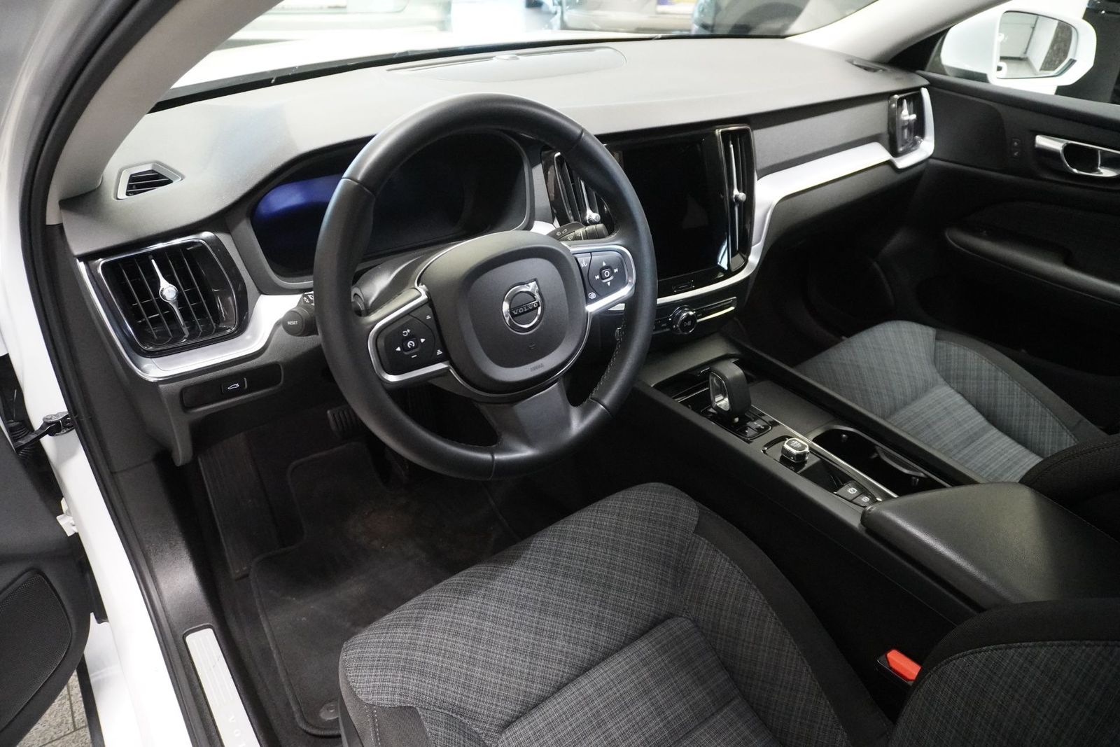 Volvo S60 B4 7DCT CORE Kamera/LED