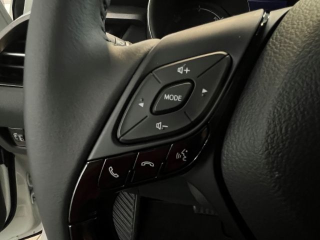 Toyota C-HR Hybrid Flow - Samsaru's Car Outlet