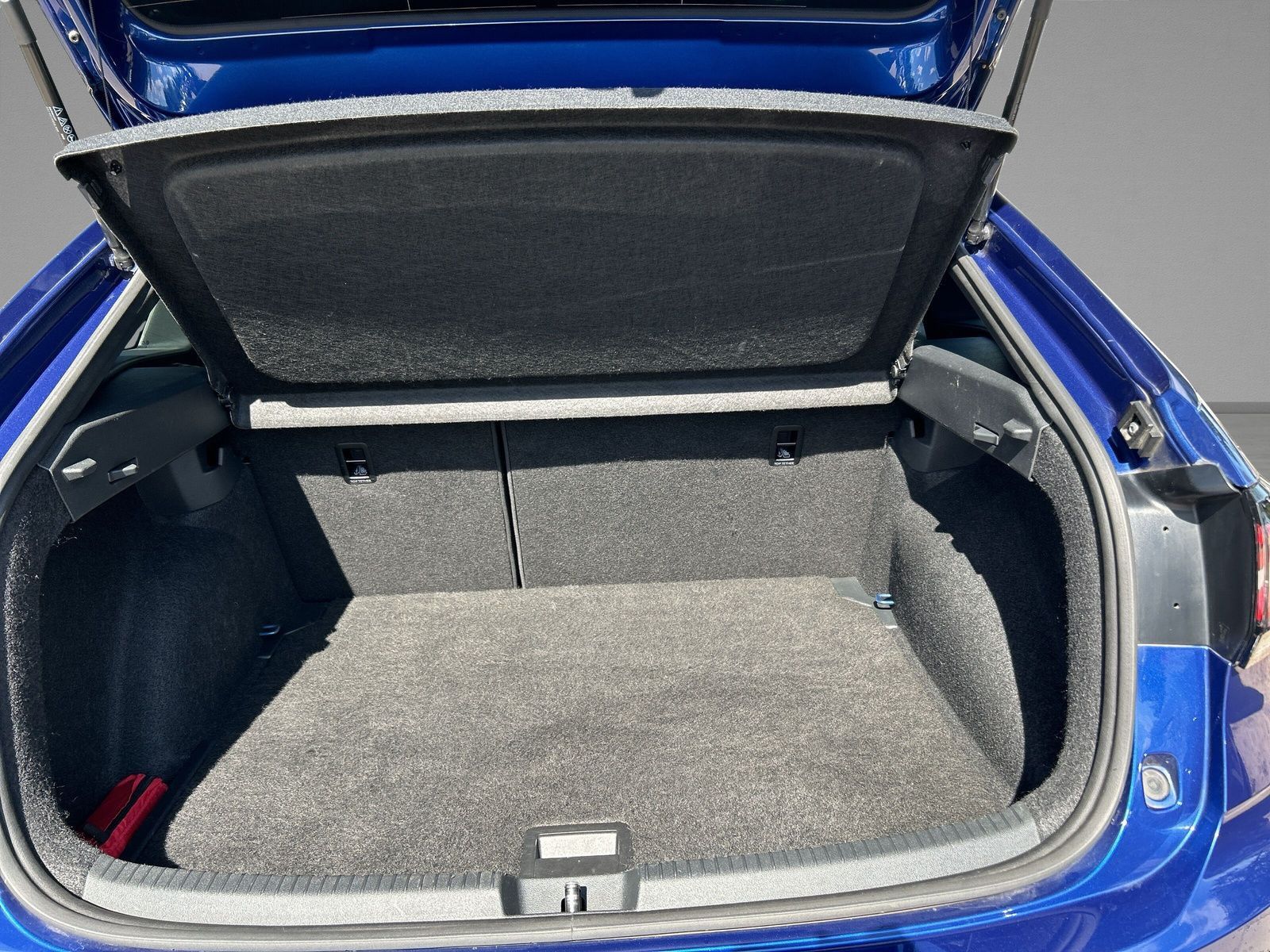 Volkswagen Taigo 1.5 TSI R-LINE - Samsaru's Car Outlet