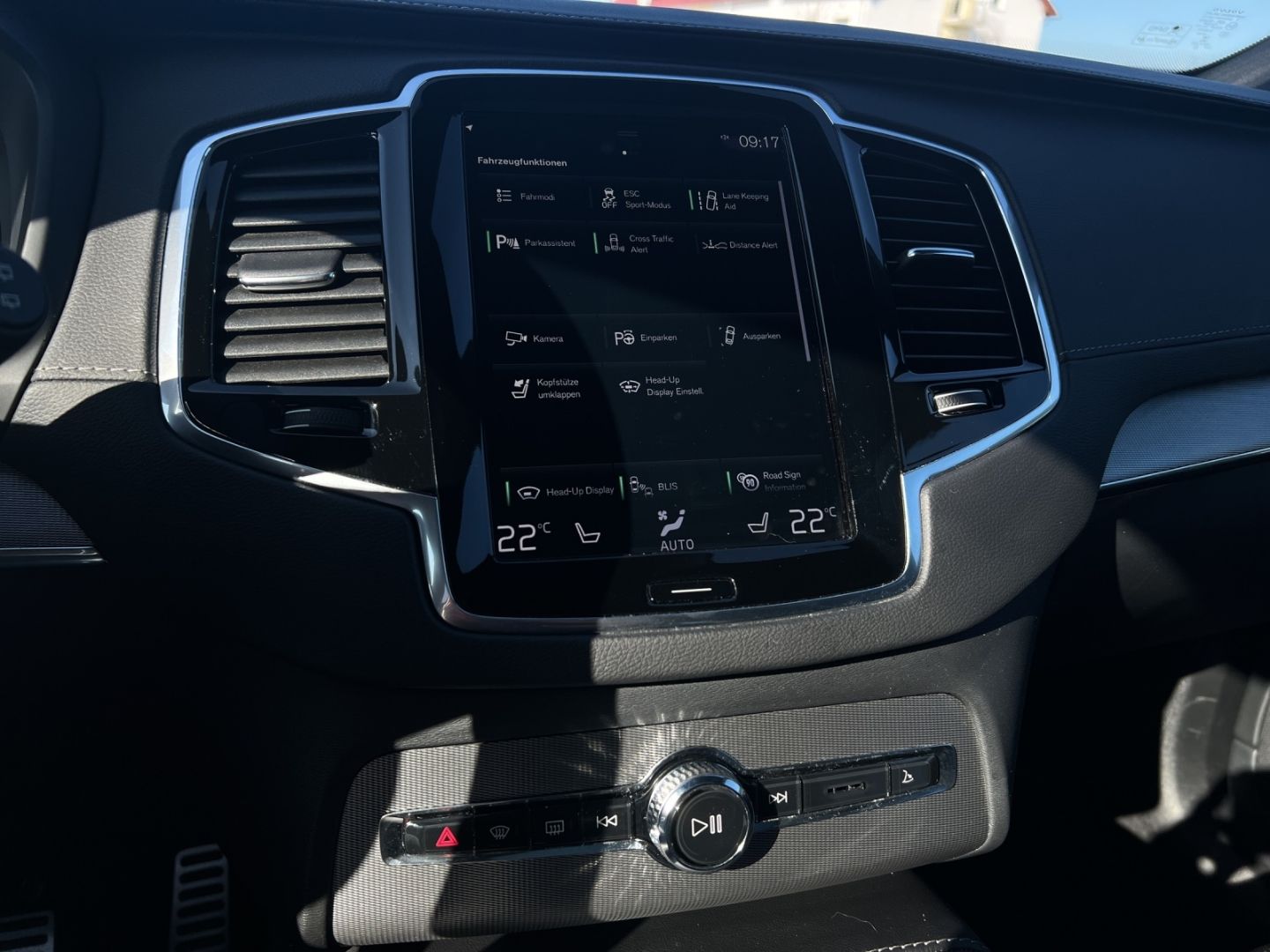 Volvo XC90 B5 D AWD R-Design 4ZKlima MassageSitze
