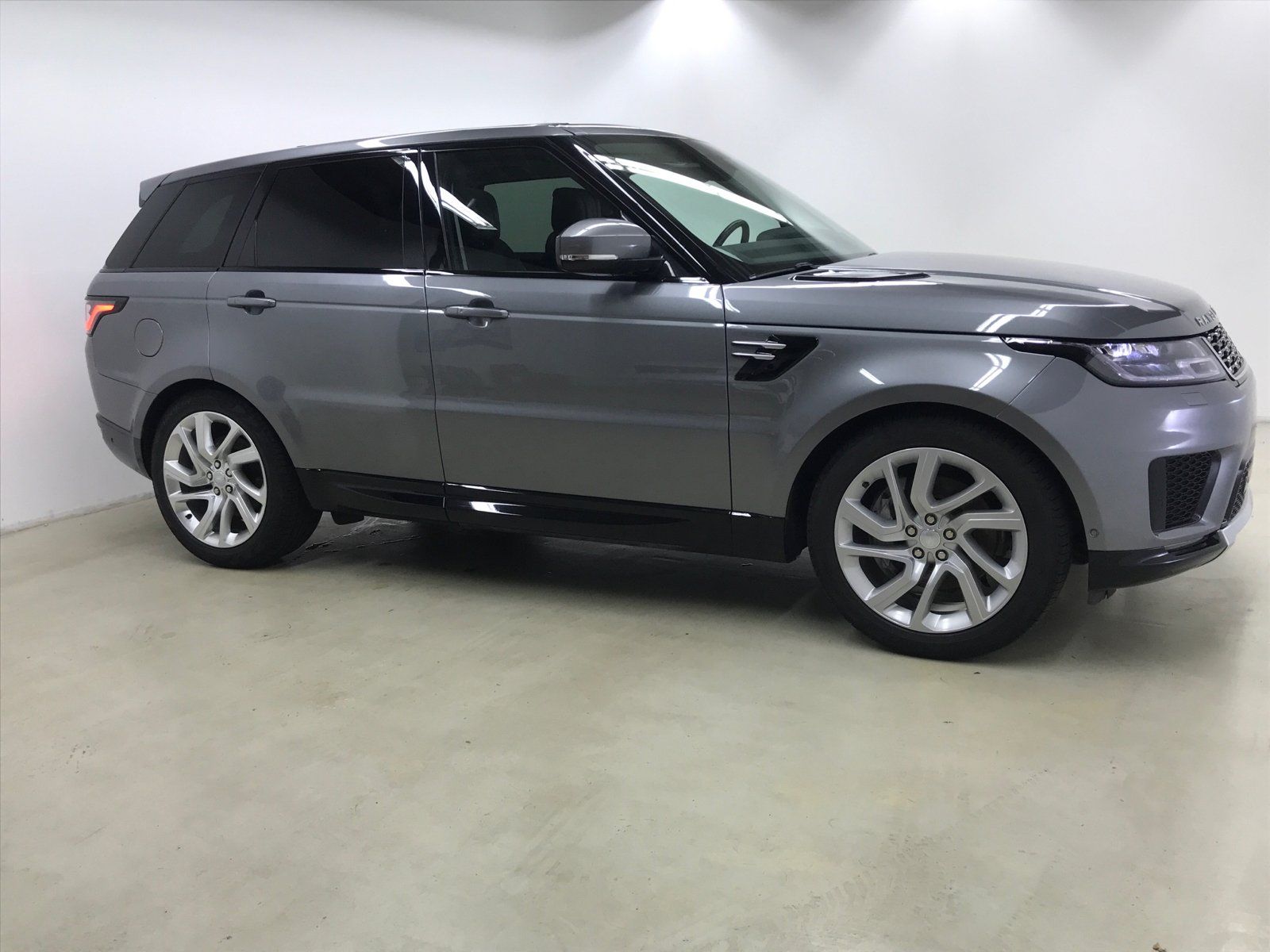 Range Rover Sport D250 HSE - Samsaru's Car Outlet