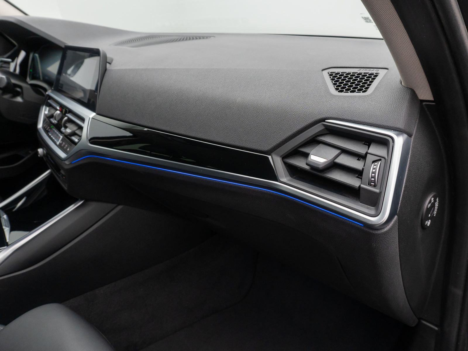BMW 320d xD Sport Line - Samsaru's Car Outlet