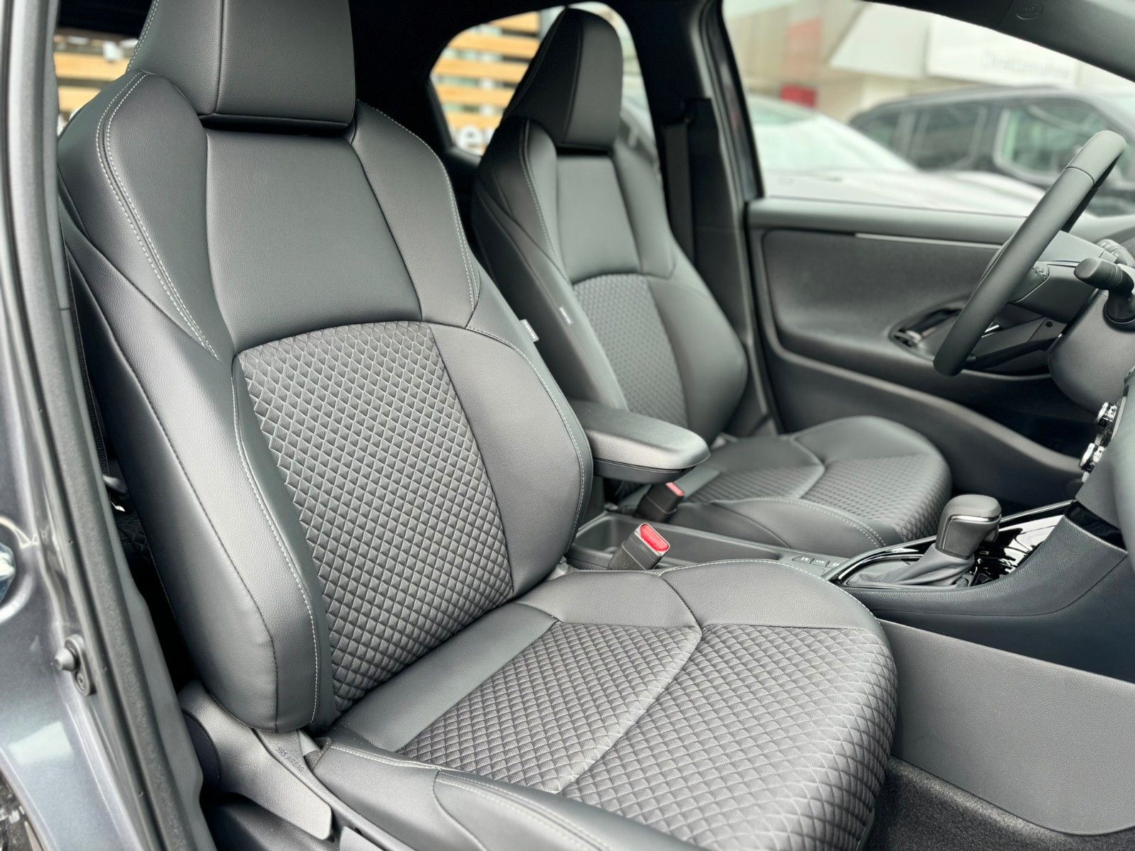 Toyota Yaris Hybrid Style | Leder | Kamera | PDC | LED