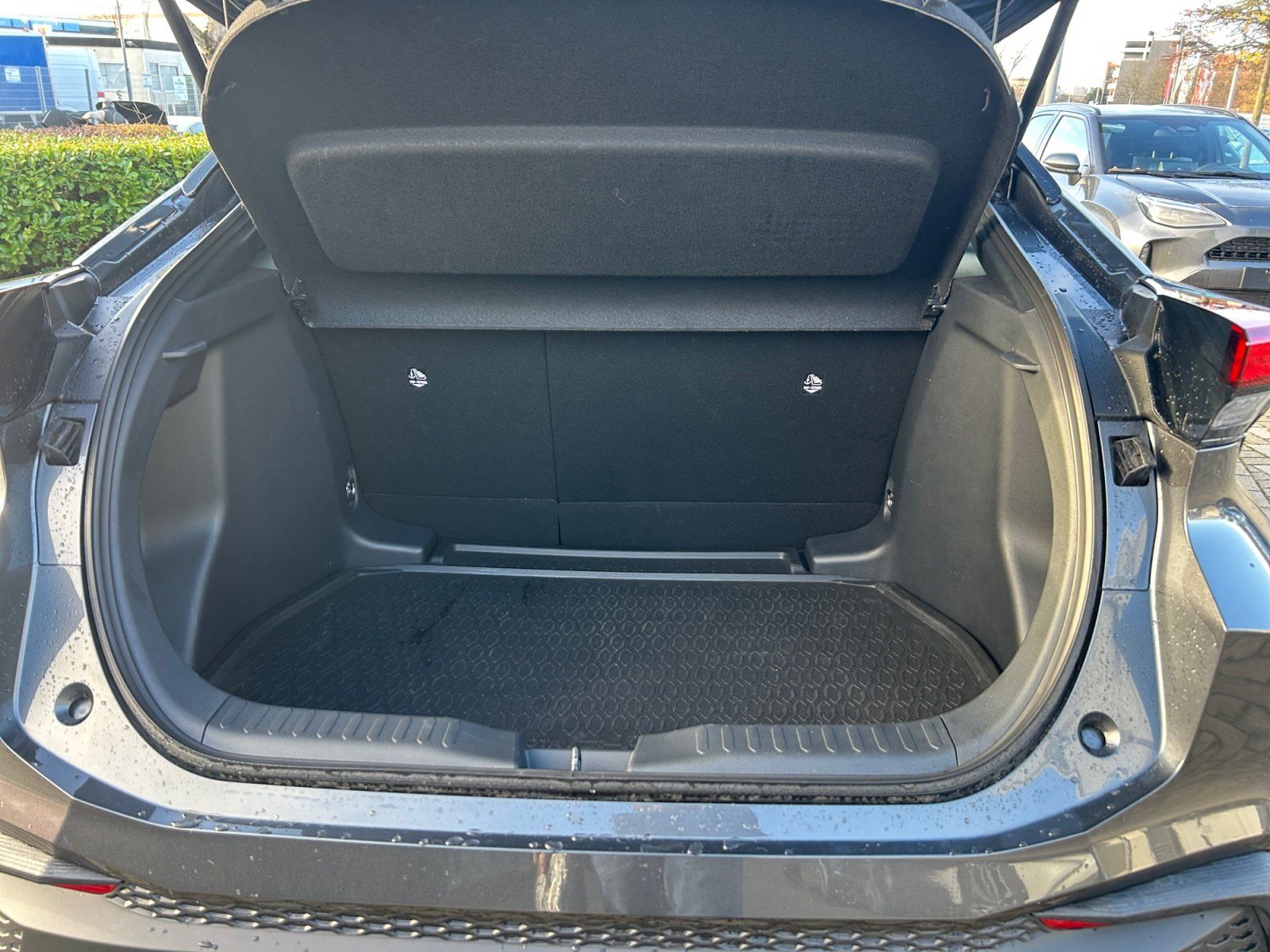 Toyota C-HR - 1.8 l Hybrid 4x2 Team D CVT 2xKlima ACC