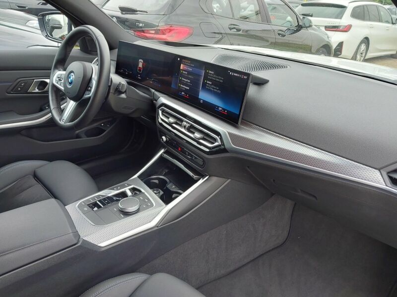 BMW 330e Aut. M Sportpaket - Samsaru's Car Outlet