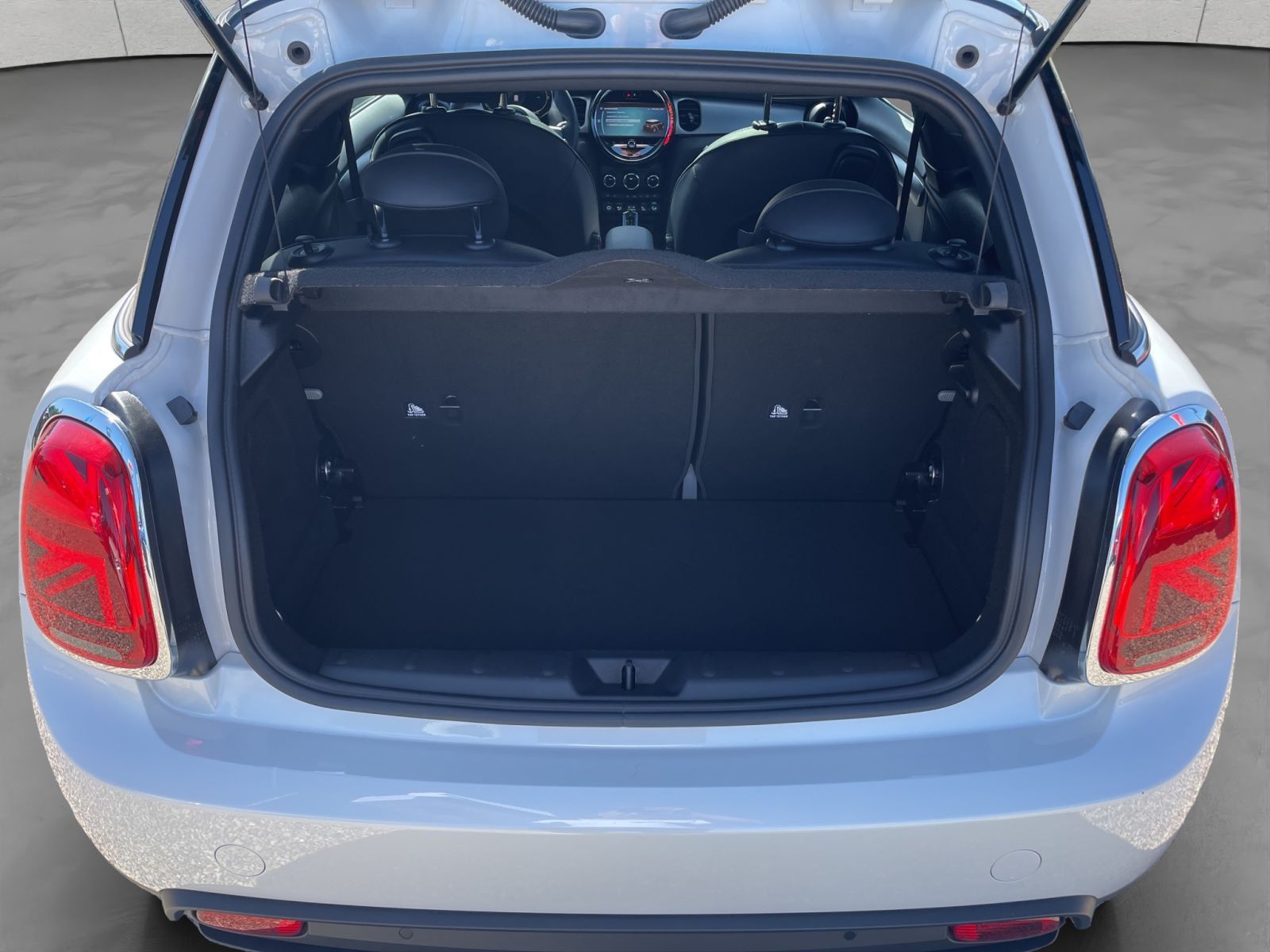 MINI Cooper SE MINI Yours Trim - Samsaru's Car Outlet